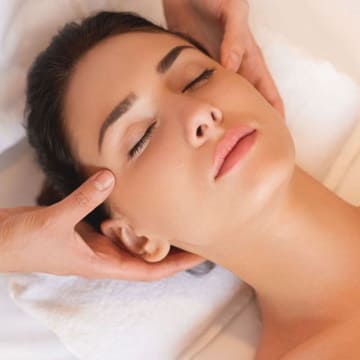 Міостимулюючий масаж обличчя