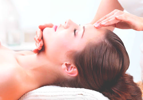 Хіромасаж обличчя в салоні